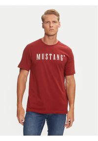 Mustang T-Shirt Austin 1014695 Czerwony Regular Fit. Kolor: czerwony. Materiał: bawełna #1