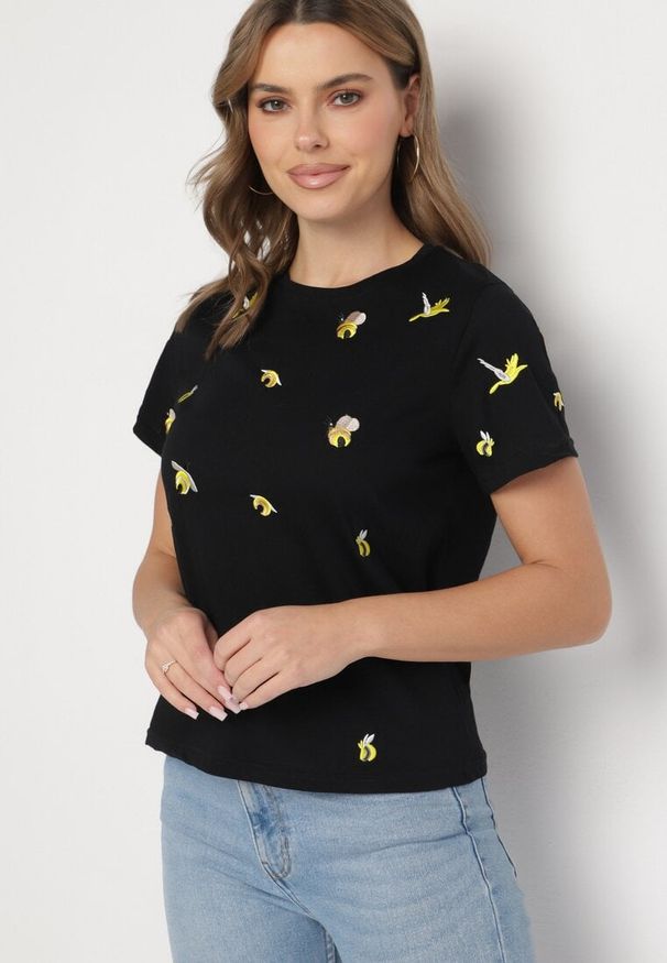 Born2be - Czarny T-shirt z Bawełny Ozdobiony Haftem Hiraviel. Okazja: na co dzień. Kolor: czarny. Materiał: bawełna. Wzór: aplikacja, haft. Styl: casual
