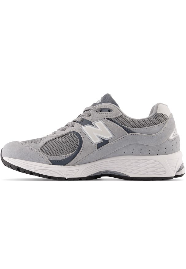Buty unisex New Balance M2002RST – szare. Kolor: szary. Materiał: guma, skóra, materiał, syntetyk. Szerokość cholewki: normalna. Sport: turystyka piesza