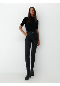 Mohito - Woskowane jeansy skinny - Czarny. Kolor: czarny #2