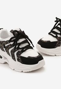 Born2be - Czarno-Białe Sneakersy z Brokatowymi Wstawkami i Grubą Podeszwą Ayneri. Nosek buta: okrągły. Zapięcie: sznurówki. Kolor: czarny. Materiał: materiał. Obcas: na obcasie. Wysokość obcasa: niski #4