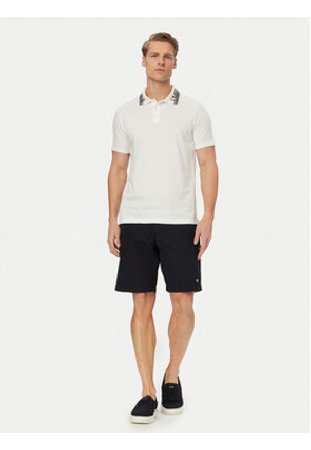 Emporio Armani Szorty sportowe EM000591 AF20428 UB102 Granatowy Regular Fit. Kolor: niebieski. Materiał: bawełna. Styl: sportowy