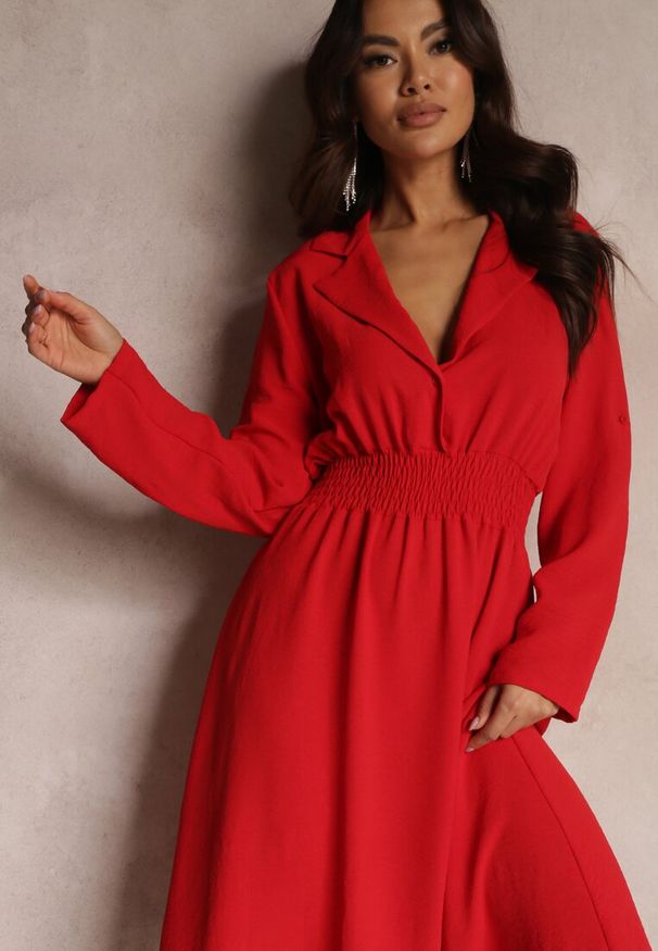 Renee - Czerwona Koszulowa Sukienka Midi z Gumką w Pasie Natelin. Kolor: czerwony. Typ sukienki: koszulowe. Styl: elegancki. Długość: midi