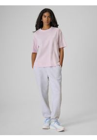4f - 4F T-shirt loose z nadrukiem damski - różowy XS. Okazja: na co dzień. Kolor: różowy. Materiał: skóra, dzianina, materiał, jeans, bawełna. Wzór: nadruk. Styl: casual, klasyczny #2