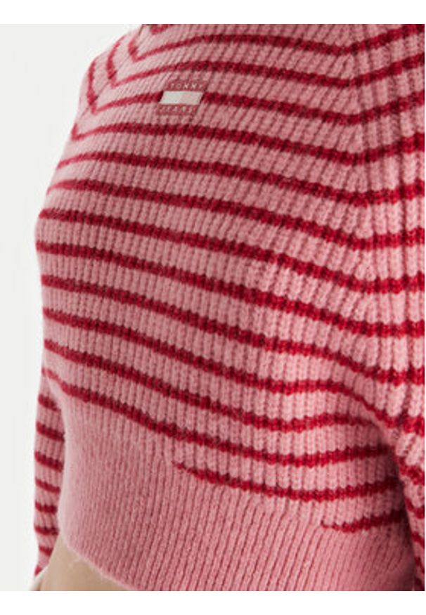 Tommy Jeans Sweter Badge DW0DW21677 Różowy Regular Fit. Kolor: różowy. Materiał: syntetyk