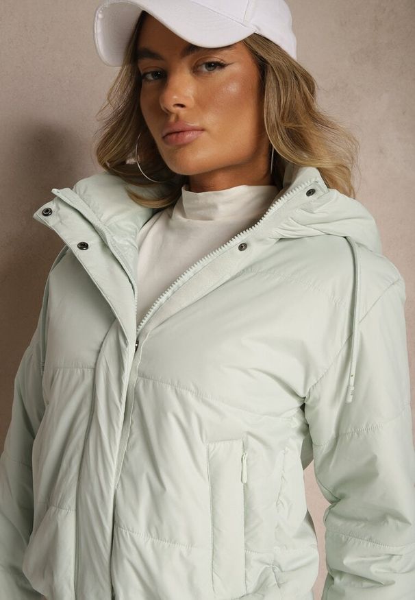 Renee - Miętowa Kurtka z Szerokim Pikowaniem i Nieodpinanym Kapturem Ninilira. Okazja: na spacer. Kolor: miętowy. Materiał: jeans