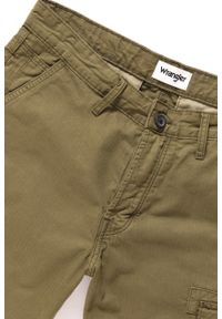 Wrangler - KRÓTKIE SPODENKI WRANGLER CARGO SHORT DUFFLEBAG GREEN W15DVD15U. Materiał: bawełna. Długość: krótkie. Wzór: moro. Styl: militarny #9