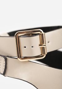 Born2be - Beżowe Sandały Typu Japonki z Metaliczną Ozdobą Meledra. Okazja: na co dzień. Zapięcie: sprzączka. Kolor: beżowy. Materiał: jeans. Wzór: aplikacja. Sezon: lato. Styl: casual, elegancki, klasyczny #3