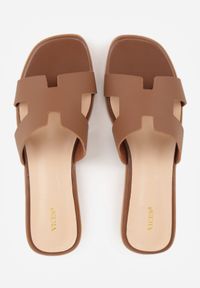 Born2be - Brązowe Klapki VICES Casual z Kwadratowym Noskiem i Wycięciami Zepaela. Okazja: na co dzień. Kolor: brązowy. Materiał: jeans. Styl: casual #9