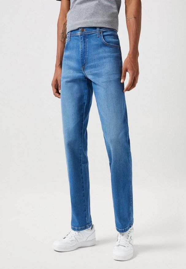 Spodnie Jeansowe Wrangler Texas Rustic 112361301, W32 L32. Okazja: do pracy, na co dzień, na spotkanie biznesowe. Wzór: aplikacja, haft. Styl: sportowy, biznesowy, klasyczny, casual