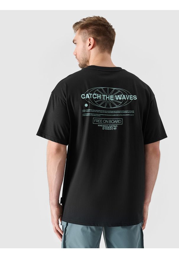 4f - 4F T-shirt oversize z nadrukiem męski - czarny XL. Okazja: na co dzień. Kolor: czarny. Materiał: dzianina, jersey, bawełna. Długość rękawa: krótki rękaw. Długość: krótkie. Wzór: nadruk. Styl: casual, klasyczny, sportowy