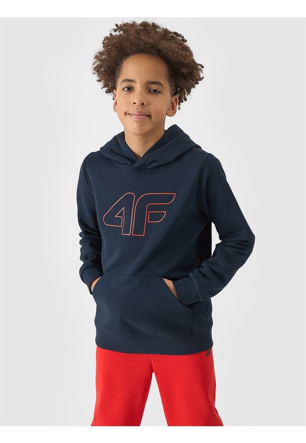 4f - 4F Bluza dresowa nierozpinana z kapturem chłopięca - granatowa 134 (8-9 lat). Okazja: na co dzień. Typ kołnierza: kaptur. Kolor: niebieski. Materiał: dresówka. Wzór: gładki, ze splotem. Sezon: lato. Styl: casual, sportowy