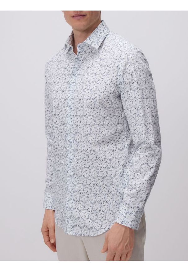 Reserved - Koszula slim fit w drobne kwiaty - jasnoniebieski. Kolor: niebieski. Materiał: tkanina, bawełna. Wzór: kwiaty