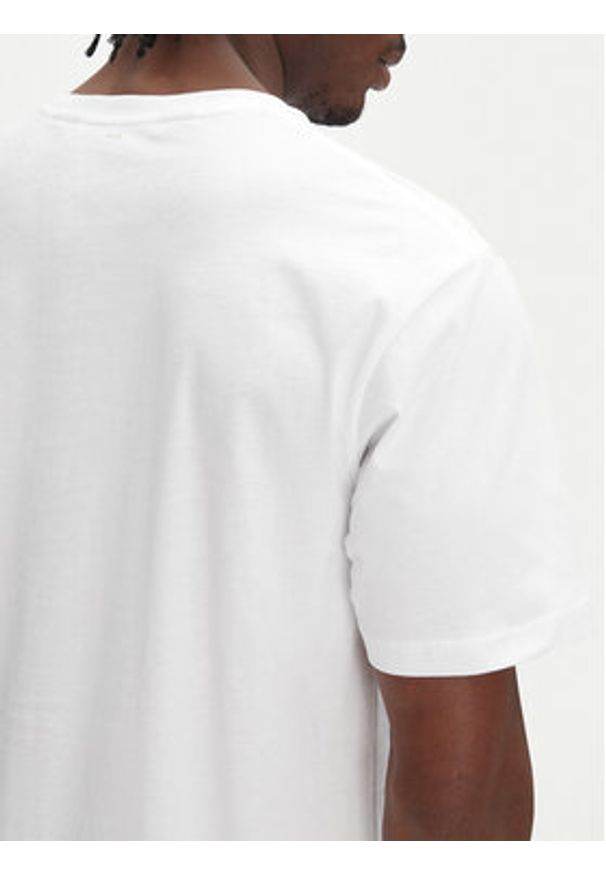 Just Cavalli T-Shirt 78OAHE11 Biały Regular Fit. Kolor: biały. Materiał: bawełna