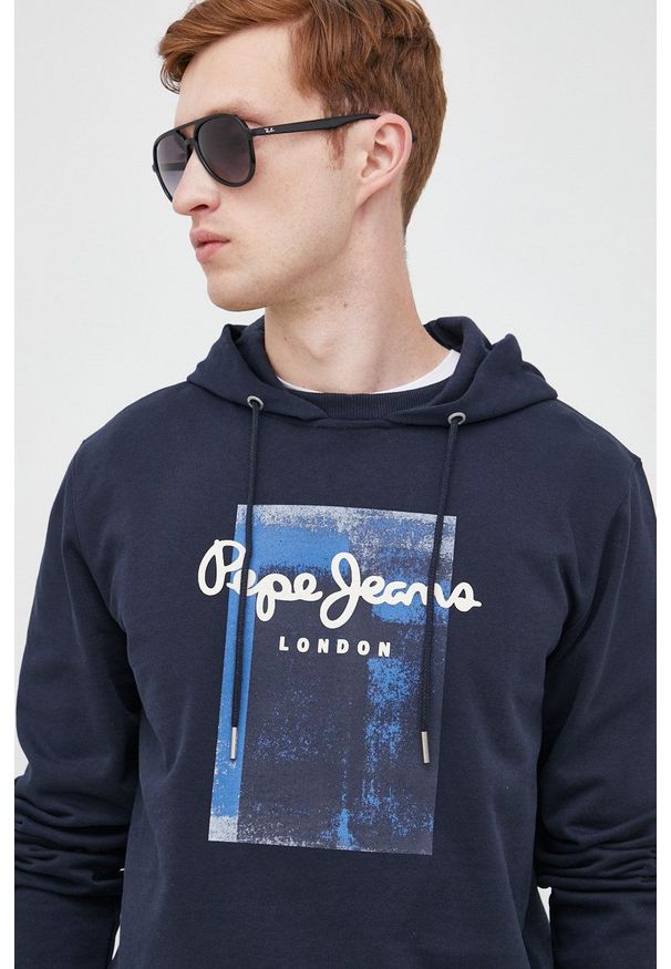 Pepe Jeans bluza bawełniana męska kolor granatowy z kapturem z nadrukiem. Typ kołnierza: kaptur. Kolor: niebieski. Materiał: bawełna. Wzór: nadruk