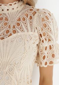 Born2be - Beżowa Sukienka Adoneus. Typ kołnierza: kołnierz z falbankami. Kolor: beżowy. Materiał: koronka. Wzór: koronka. Styl: klasyczny. Długość: midi #3