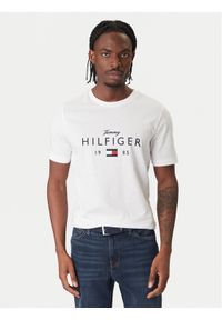 TOMMY HILFIGER - Tommy Hilfiger T-Shirt Brand Love MW0MW41455 Biały Regular Fit. Kolor: biały. Materiał: bawełna #1