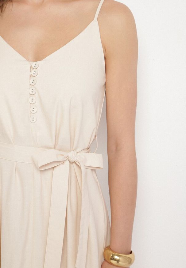 Born2be - Beżowa Sukienka z Wiskozą i Bawełną Ozdobiona Paskiem Saviliae. Kolor: beżowy. Materiał: wiskoza, bawełna. Długość rękawa: na ramiączkach. Wzór: aplikacja. Styl: elegancki