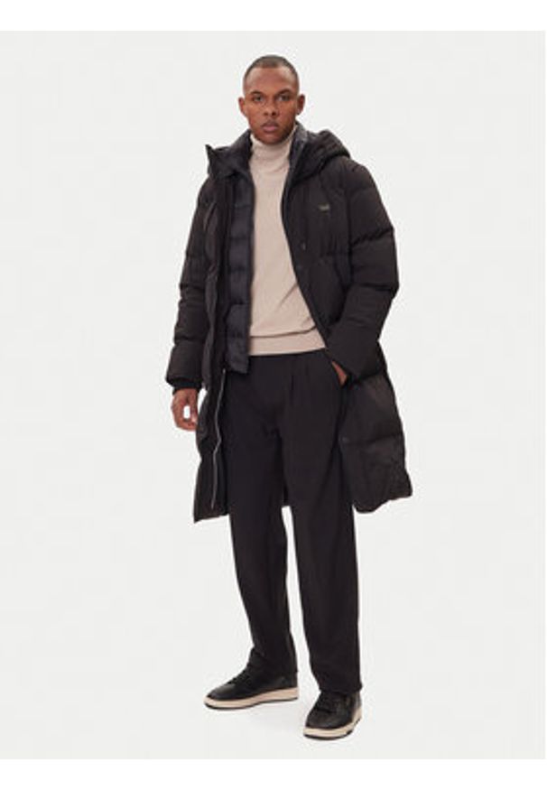 Guess Kurtka puchowa M5BL2H W2742 Czarny Regular Fit. Kolor: czarny. Materiał: syntetyk