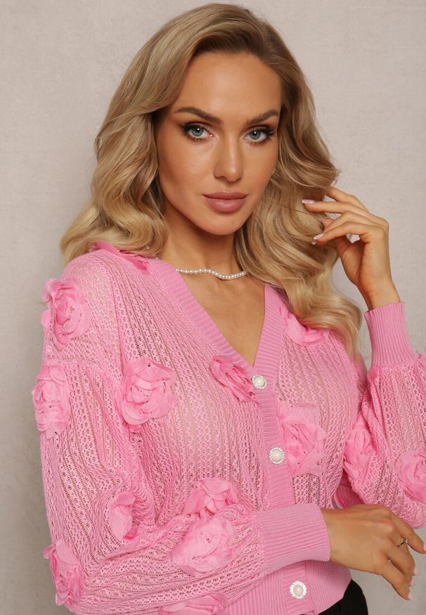 Renee - Różowy Kardigan z Ażurowym Zdobieniem w Kwiaty Barimona. Kolor: różowy. Materiał: tkanina. Wzór: aplikacja, ażurowy, kwiaty