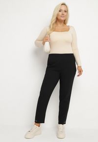 Born2be - Czarne Spodnie z Wiskozą z Gumką w Talii i Aplikacjami przy Nogawkach Stellorie. Okazja: na co dzień. Kolekcja: plus size. Kolor: czarny. Materiał: wiskoza. Wzór: aplikacja. Styl: elegancki, casual