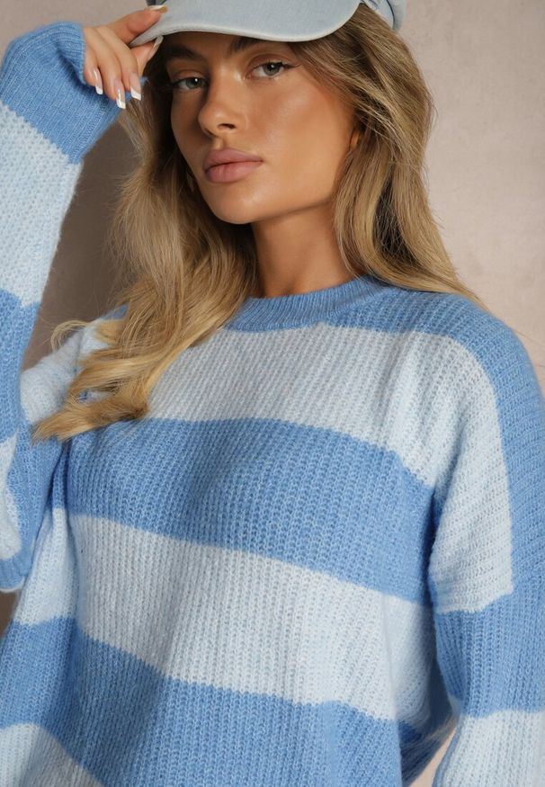 Renee - Niebieski Sweter ze Ściągaczami Ozdobiony Pasami z Wełną Tiarosea. Okazja: na co dzień. Kolor: niebieski. Materiał: wełna. Długość rękawa: długi rękaw. Długość: długie. Wzór: aplikacja. Styl: klasyczny, casual