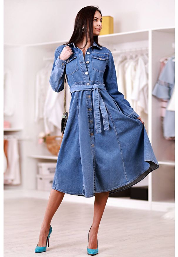 IVET - Sukienka VERISA. Kolor: niebieski. Materiał: jeans. Długość: midi