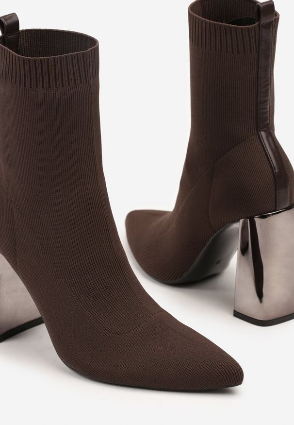 Born2be - Brązowe Botki Vices na Obcasie z Elastyczną Cholewką Falienne. Kolor: brązowy. Szerokość cholewki: normalna. Obcas: na obcasie. Styl: elegancki. Wysokość obcasa: średni