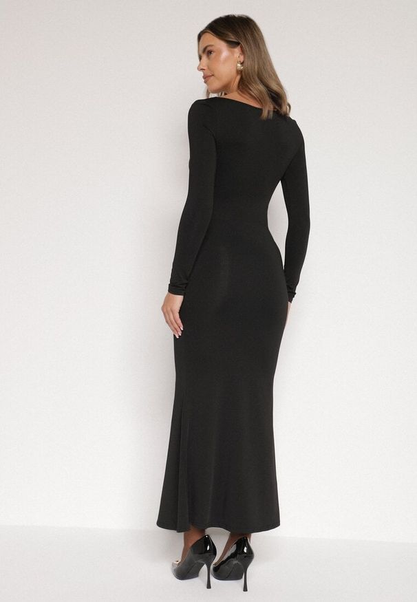 Born2be - Czarna Koktajlowa Sukienka z Wiskozą i Metaliczną Ozdobą Refare. Okazja: na imprezę. Kolor: czarny. Materiał: wiskoza. Wzór: aplikacja. Styl: wizytowy