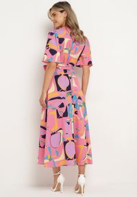 Born2be - Różowa Sukienka Kopertowa z Dekoltem w Serek Wiązana w Pasie Lumolia. Okazja: na co dzień. Typ kołnierza: dekolt w serek. Kolor: różowy. Materiał: jeans. Typ sukienki: kopertowe. Styl: wizytowy, casual #5