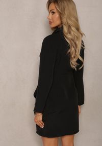 Renee - Czarna Sukienka Mini w Stylu Marynarki z Długimi Rękawami i Kwiatową Aplikacją Tansiwia. Kolor: czarny. Długość rękawa: długi rękaw. Wzór: aplikacja, kwiaty. Typ sukienki: kopertowe. Długość: mini #4