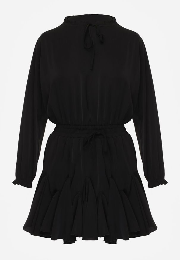 Born2be - Czarna Rozkloszowana Sukienka z Wiskozą Zdobiona Falbanami i Wiązaniem Lerienatia. Okazja: na co dzień. Kolor: czarny. Materiał: wiskoza. Wzór: aplikacja. Styl: casual, klasyczny, elegancki