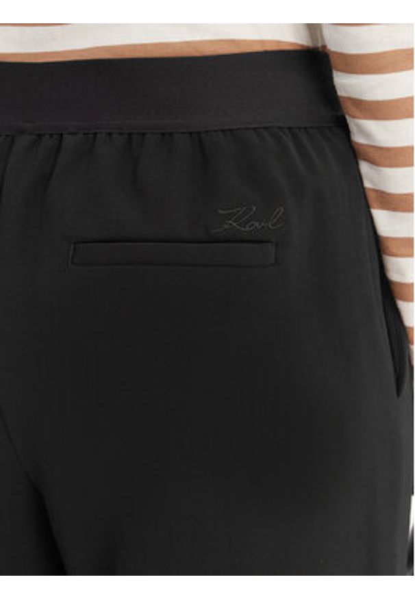 Karl Lagerfeld - KARL LAGERFELD Spodnie materiałowe B1W10014 Czarny Relaxed Fit. Kolor: czarny. Materiał: syntetyk