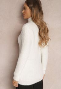 Renee - Biały Golf Wełniany Cheki. Typ kołnierza: golf. Kolor: biały. Materiał: wełna. Długość rękawa: długi rękaw. Długość: długie #2