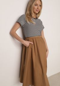 Born2be - Czarno-Beżowa Rozkloszowana Sukienka z Bawełny z Górą w Paski Aethephaia. Okazja: na co dzień. Kolor: czarny. Materiał: bawełna. Wzór: paski. Sezon: lato. Typ sukienki: rozkloszowane, proste. Styl: casual, klasyczny #1