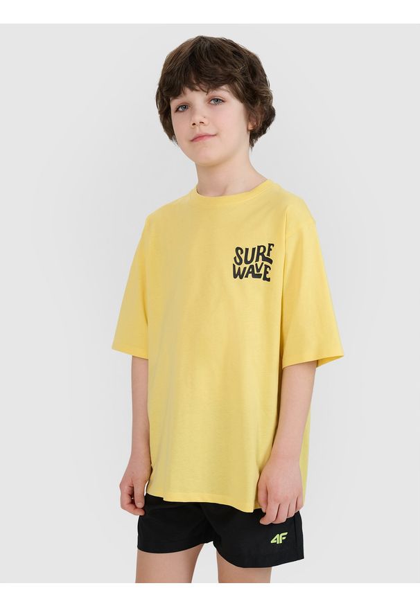 4f - 4F T-shirt oversize z nadrukiem chłopięcy - żółty 140 (9-10 lat). Okazja: na co dzień. Kolor: żółty. Materiał: dzianina, bawełna, jersey. Długość rękawa: krótki rękaw. Długość: krótkie. Wzór: nadruk. Sezon: lato. Styl: klasyczny, sportowy, casual