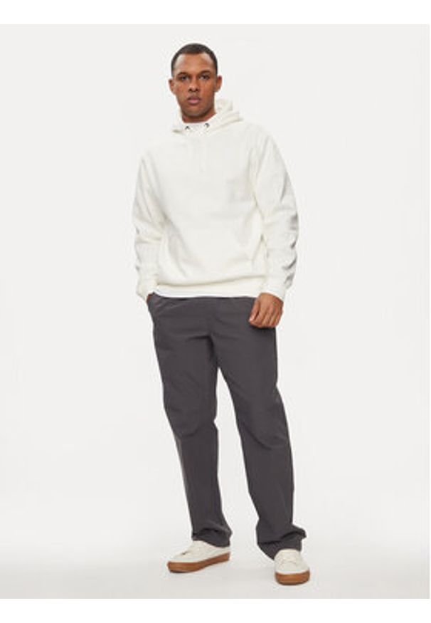 Vans Spodnie materiałowe Range Relaxed Sport Pant VN000G6C Szary Relaxed Fit. Kolor: szary. Materiał: syntetyk. Styl: sportowy