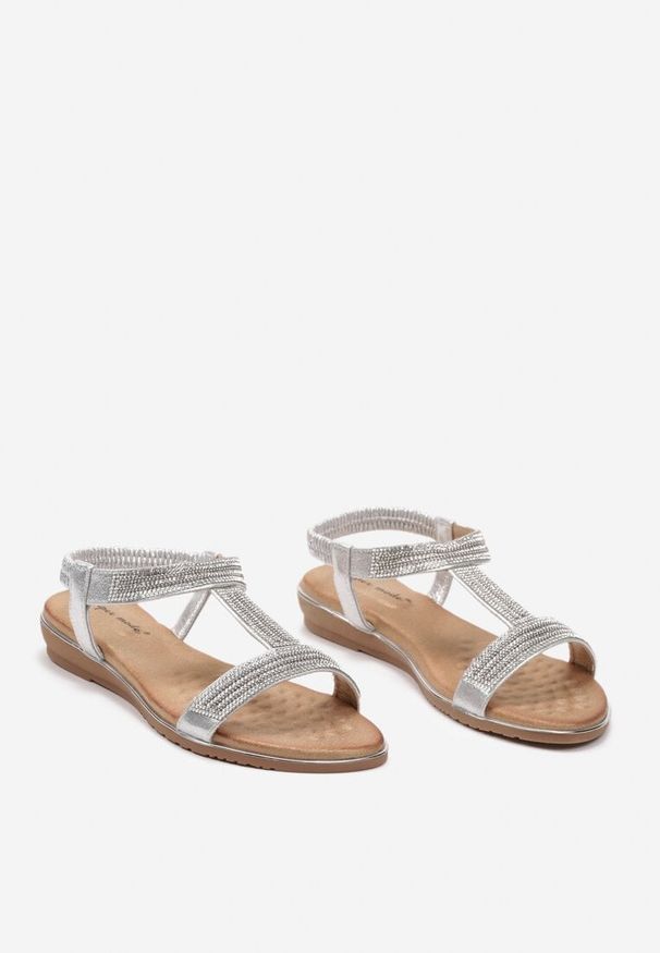 Born2be - Srebrne Sandały na Płaskiej Podeszwie Wsuwane z Cyrkoniami Kioko. Zapięcie: bez zapięcia. Kolor: srebrny. Materiał: jeans. Sezon: lato. Obcas: na płaskiej podeszwie. Styl: elegancki