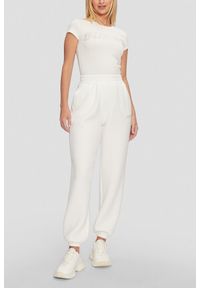 Guess - GUESS Dresowe damskie spodnie w kolorze ecru Cecilia Scuba, Rozmiar M. Kolor: beżowy. Materiał: dresówka #5