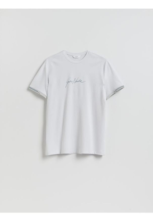 Reserved - T-shirt regular z wiskozą - jasnoszary. Kolor: szary. Materiał: wiskoza