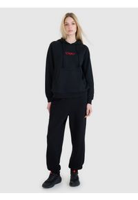 4f - 4F Bluza dresowa nierozpinana z kapturem damska - czarna XL. Okazja: na co dzień. Typ kołnierza: kaptur. Kolor: czarny. Materiał: dresówka. Długość rękawa: raglanowy rękaw. Wzór: haft, gładki, ze splotem. Styl: sportowy, casual