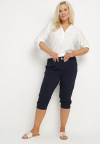 Born2be - Granatowe Spodnie z Gumką w Pasie 7/8 Tenimira. Okazja: na co dzień, na spacer. Kolekcja: plus size. Kolor: niebieski. Styl: klasyczny, elegancki, casual