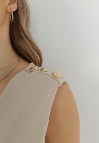 Born2be - Beżowy Kombinezon z Kopertowym Dekoltem i Wiązaniem w Talii Vannessa. Kolekcja: dla wysokich. Kolor: beżowy. Materiał: prążkowany, materiał. Długość: długie #5