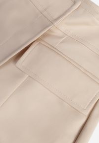 Born2be - Beżowe Spódnico-Szorty z Bawełną Ozdobione Imitacją Kieszeni Tinorina. Okazja: na spacer. Kolor: beżowy. Materiał: bawełna. Wzór: aplikacja. Sezon: wiosna. Styl: elegancki #3