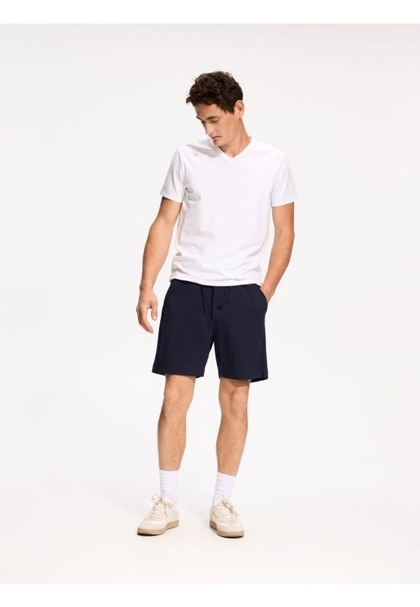 Reserved - Bawełniany t-shirt slim fit - biały. Kolor: biały. Materiał: bawełna