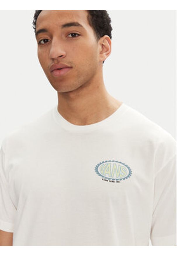Vans T-Shirt Road Stop VN000M67 Écru Regular Fit. Materiał: bawełna