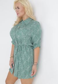 Born2be - Zielona Koszulowa Sukienka Mini z Materiałowym Paskiem i Podpinanymi Rękawami Eleandia. Kolekcja: plus size. Kolor: zielony. Materiał: materiał. Wzór: kwiaty. Sezon: lato, wiosna. Typ sukienki: koszulowe. Długość: mini