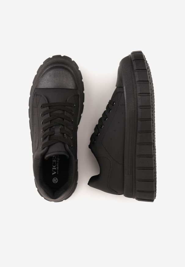 Born2be - Czarne Sneakersy VICES na Grubej Tłoczonej Podeszwie z Perforacją Diomerine. Okazja: na co dzień. Kolor: czarny. Materiał: dresówka, dzianina