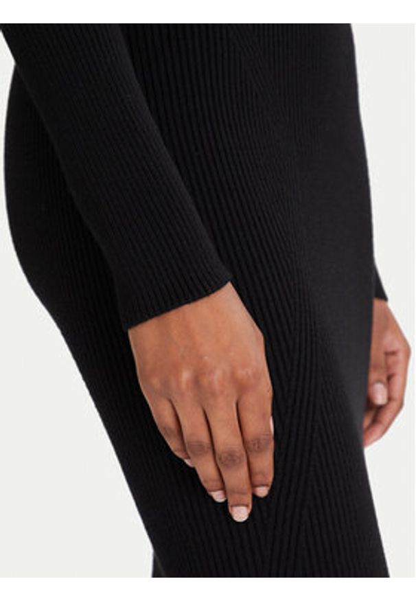 Guess Sukienka codzienna W5BK45 Z0572 Czarny Slim Fit. Okazja: na co dzień. Kolor: czarny. Materiał: syntetyk. Typ sukienki: proste. Styl: casual
