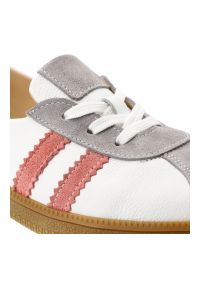 Trampki damskie Armodo, sznurowana konstrukcja z kontrastowymi paskami po bokach i klasycznym noskiem, białe, n1341-139/444/1236. Zapięcie: pasek. Kolor: szary. Styl: klasyczny #8